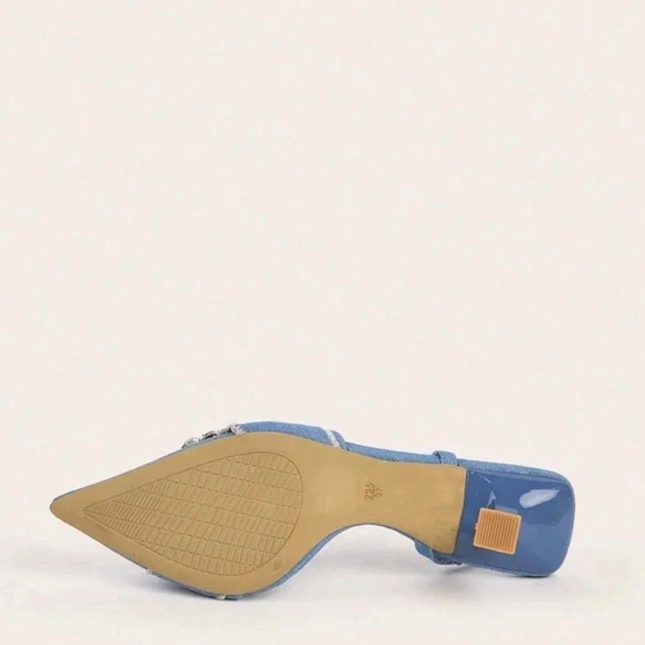 Ladies' High Heel Pumps - Picture 3 of 6